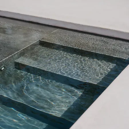 Escape Galeone &infinity Pool 16x4m * Ostuni