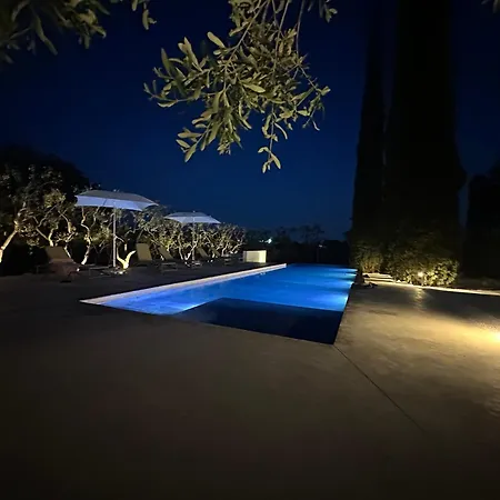 וילה Escape Galeone &infinity Pool 16x4m אוסטוני